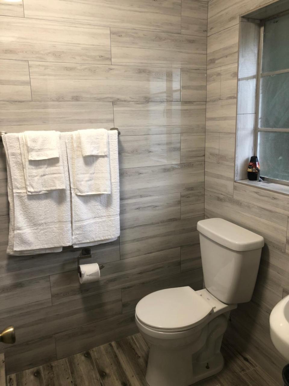 Bay Breeze Inn Bradenton Downtown 외부 사진